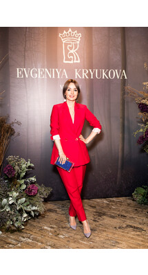 Поля Полякова на показе Evgeniya Kryukova Осень 2018 Couture